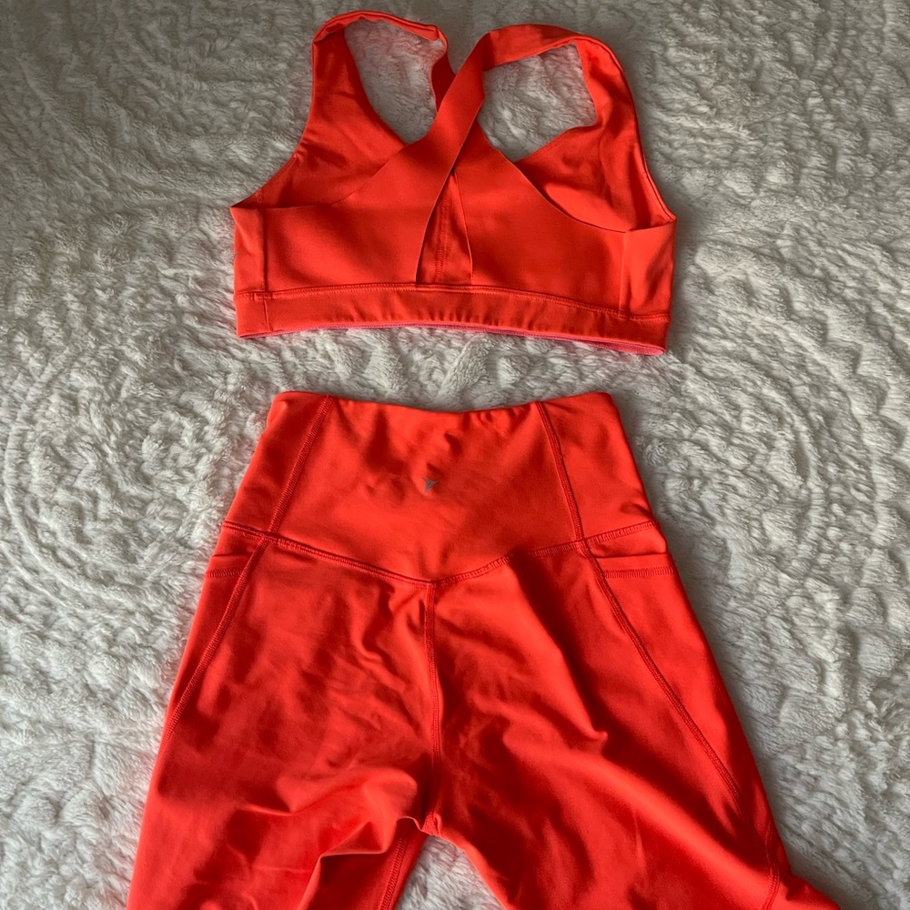S bright orange workout set - Picture 2 of 2